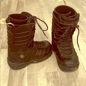 LTD Black Snowboarding boots